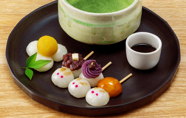 お月見団子と抹茶のセット